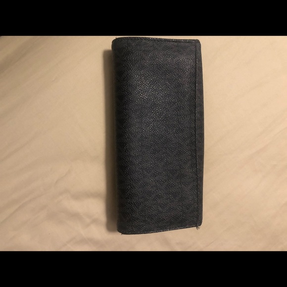 Michael Kors Wallet - Picture 2 of 3